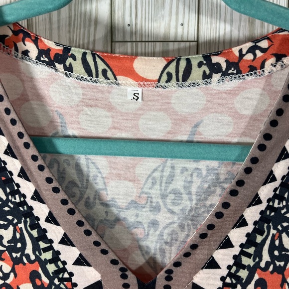 UNIQUE DESIGN DRESS- NWOT - Picture 3 of 5